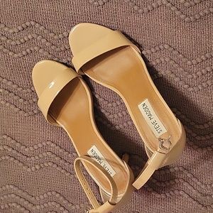 Steve Madden size 6.5 beige heel